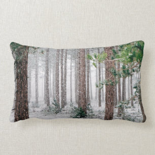 Almohada blanca de la nieve del bosque del navidad