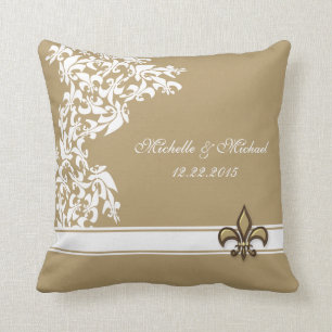 Almohada blanca del recuerdo de la flor de lis del