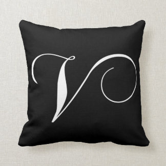 Almohada blanca negra del monograma V