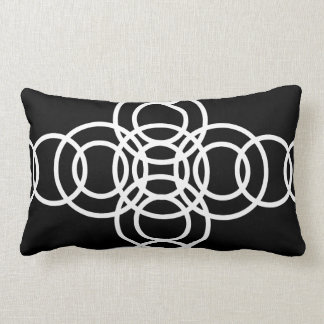 Almohada blanca y negra del Lumbar de la raya del