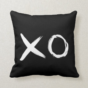 Almohada blanco y negro de XO