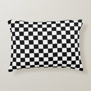 Almohada blanco y negro del acento del tablero de