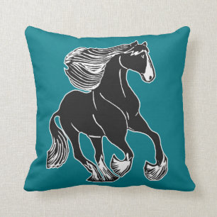 Almohada blanco y negro del trullo del caballo
