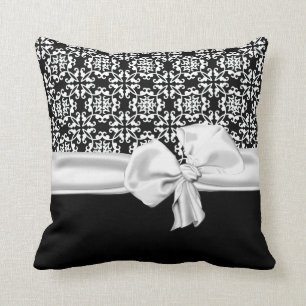 Almohada blanco y negro elegante del decorador