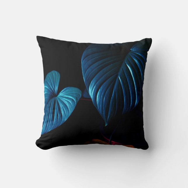 Almohada Botanica Oscura – Cojín con Acento de Hoj (Anverso)