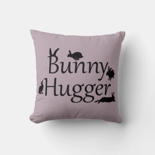 Almohada Bunny Hugger (Rosa Polvoriento)