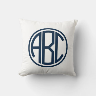 Almohada clásica decorativa con monograma