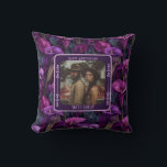 Almohada clásica romántica de aniversario de oro<br><div class="desc">Lleva la elegancia a casa con esta almohada floral de aniversario de bodas,  donde texturas suaves se unen a detalles románticos. Un regalo reflexivo que será apreciado por siempre.</div>