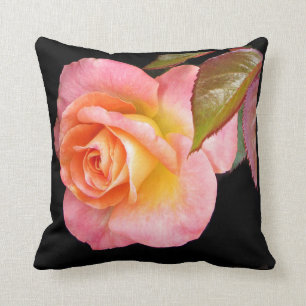 Almohada color de rosa elegante