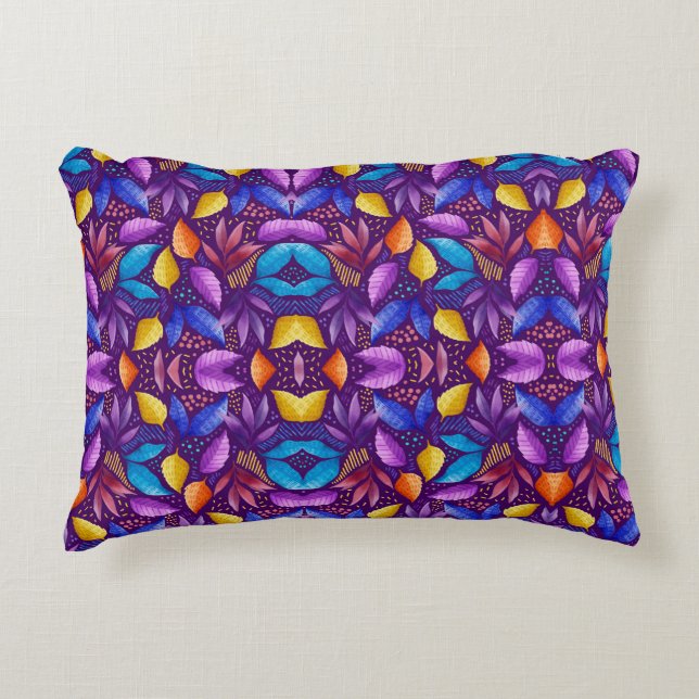 Almohada colorida con patrón abstracto simétrico (Anverso)