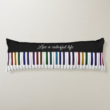 Almohada colorida del cuerpo del teclado de piano