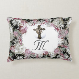 Almohada con acento floral monogramado