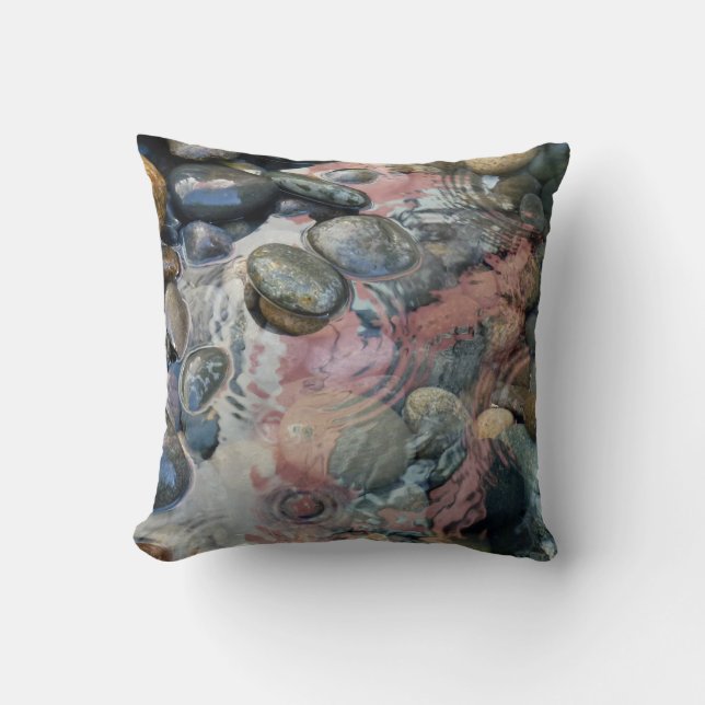 almohada con agua y las piedras (Anverso)