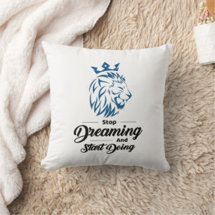 Almohada con cita motivacional de león