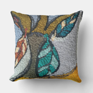 Almohada con diseño abstracto de otoño con punzón 