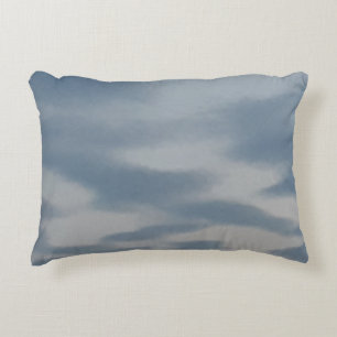 almohada con diseño azul celeste