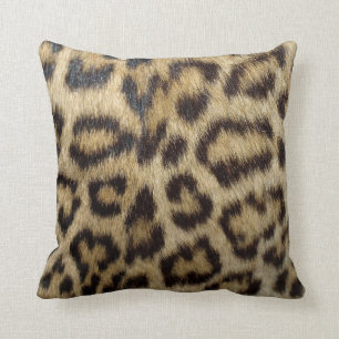 Almohada con el estampado leopardo