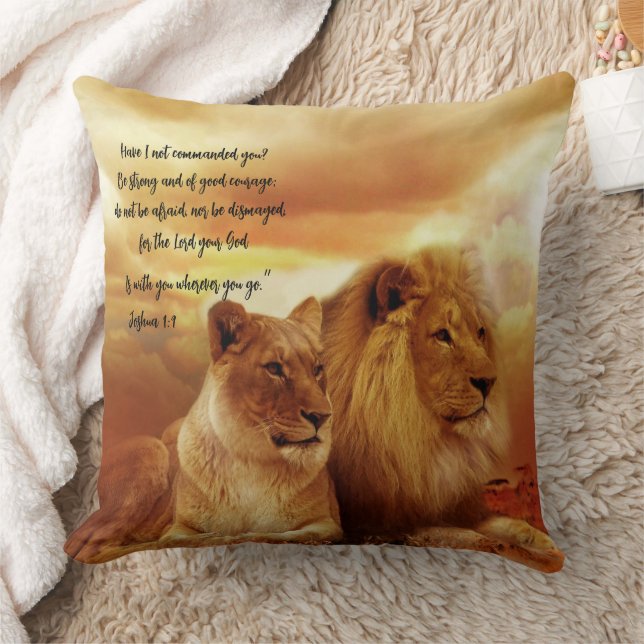 Almohada con Escritura de León y Leona Sé Fuerte (Manta)