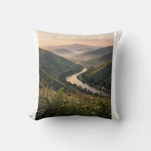 Almohada con Estampa de Paisaje de Río de Montaña