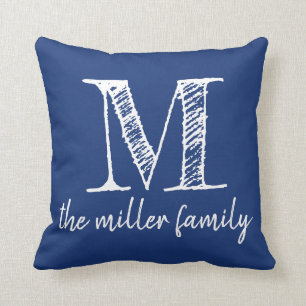 Almohada con monograma de encargo azul marino de