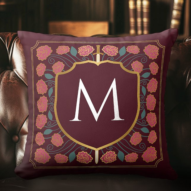 Almohada con monograma de espada y escudo medieval (Subido por el creador)