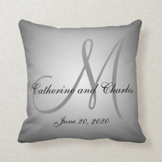 Almohada con monograma de la boda