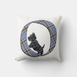 Almohada con monograma de Terrier Escocés O