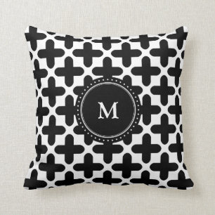 Almohada con monograma del modelo blanco negro de