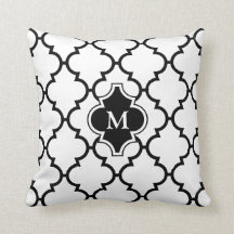 Almohada con monograma del modelo negro blanco de