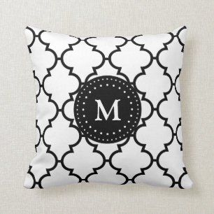 Almohada con monograma del modelo negro blanco de