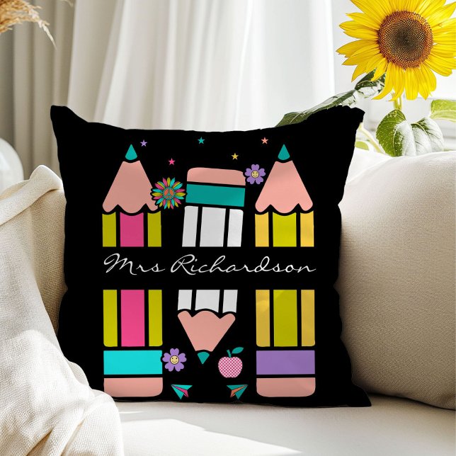 Almohada con nombre de profesor negro lápiz colori (Subido por el creador)