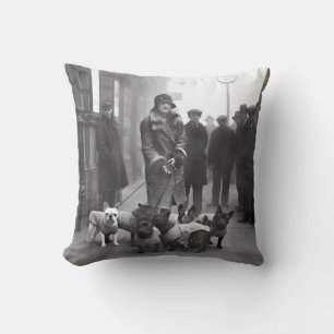 Almohada con paseador de bulldogs franceses