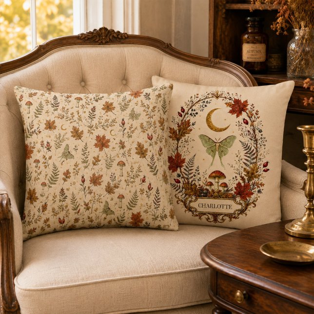 Almohada con patrón botánico de polilla luna de ot (Autumn Luna Moth Mushroom Botanical Pattern Pillow)