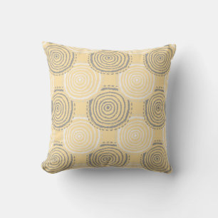 Almohada con patrón de círculo tribal