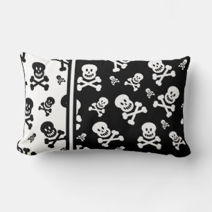 Almohada con Patrón de Cráneo en Blanco y Negro