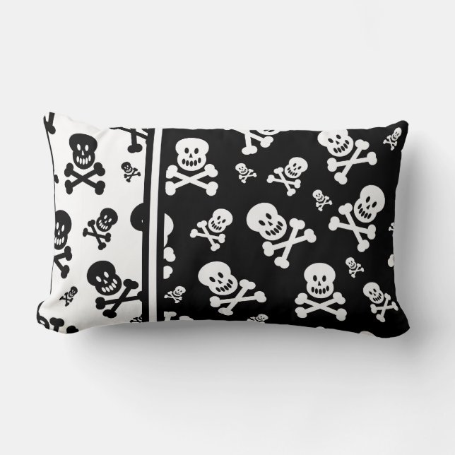 Almohada con Patrón de Cráneo en Blanco y Negro (Anverso)