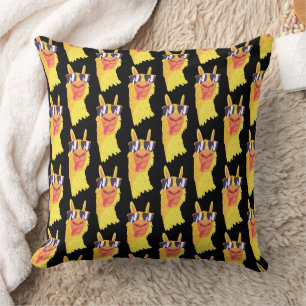 Almohada con patrón de divertida cara de llama con