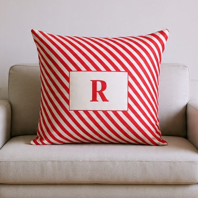 Almohada con rayas rojas y blancas monogramada (Subido por el creador)