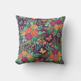 Almohada con rosas botánicas abstractas y mariposa