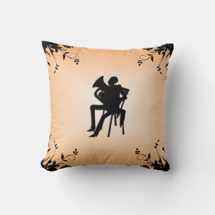 Almohada con silueta de intérprete de eufonio Mojo