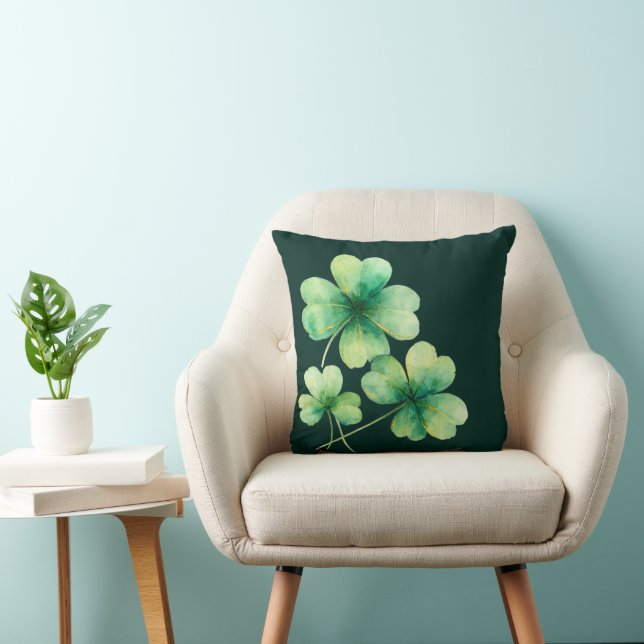 Almohada con tres tréboles de tallos cruzados (Silla)