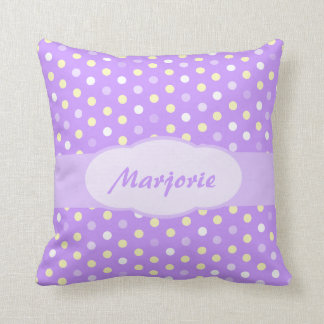 Almohada conocida del lunar de los chicas púrpuras