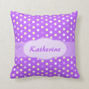 Almohada conocida del lunar de los chicas púrpuras