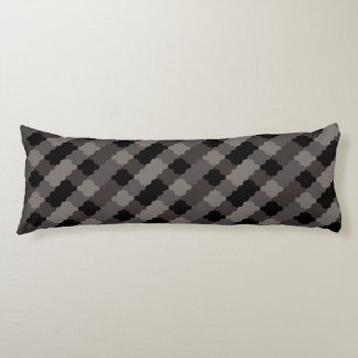 Almohada corporal con patrón de baldosas geométric