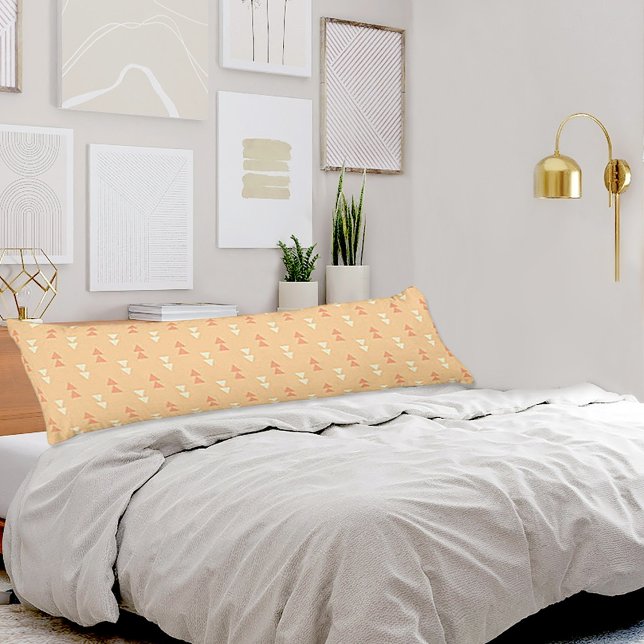Almohada corporal con patrón de triángulos naranja (Subido por el creador)
