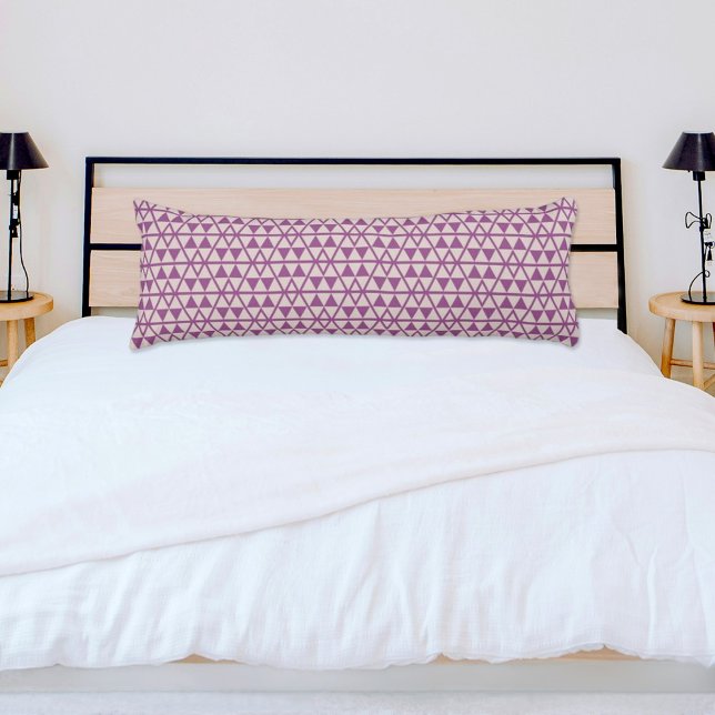 Almohada corporal con patrón de triángulos púrpura (Subido por el creador)