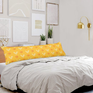 Almohada corporal de estampado de corazones amaril
