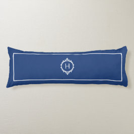 Almohada corporal monogramada azul y blanca