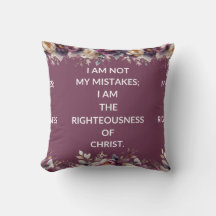 Almohada cuadrada con una simple cita religiosa mo