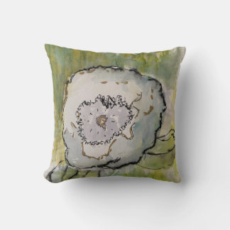Almohada cuadrada de flor blanca